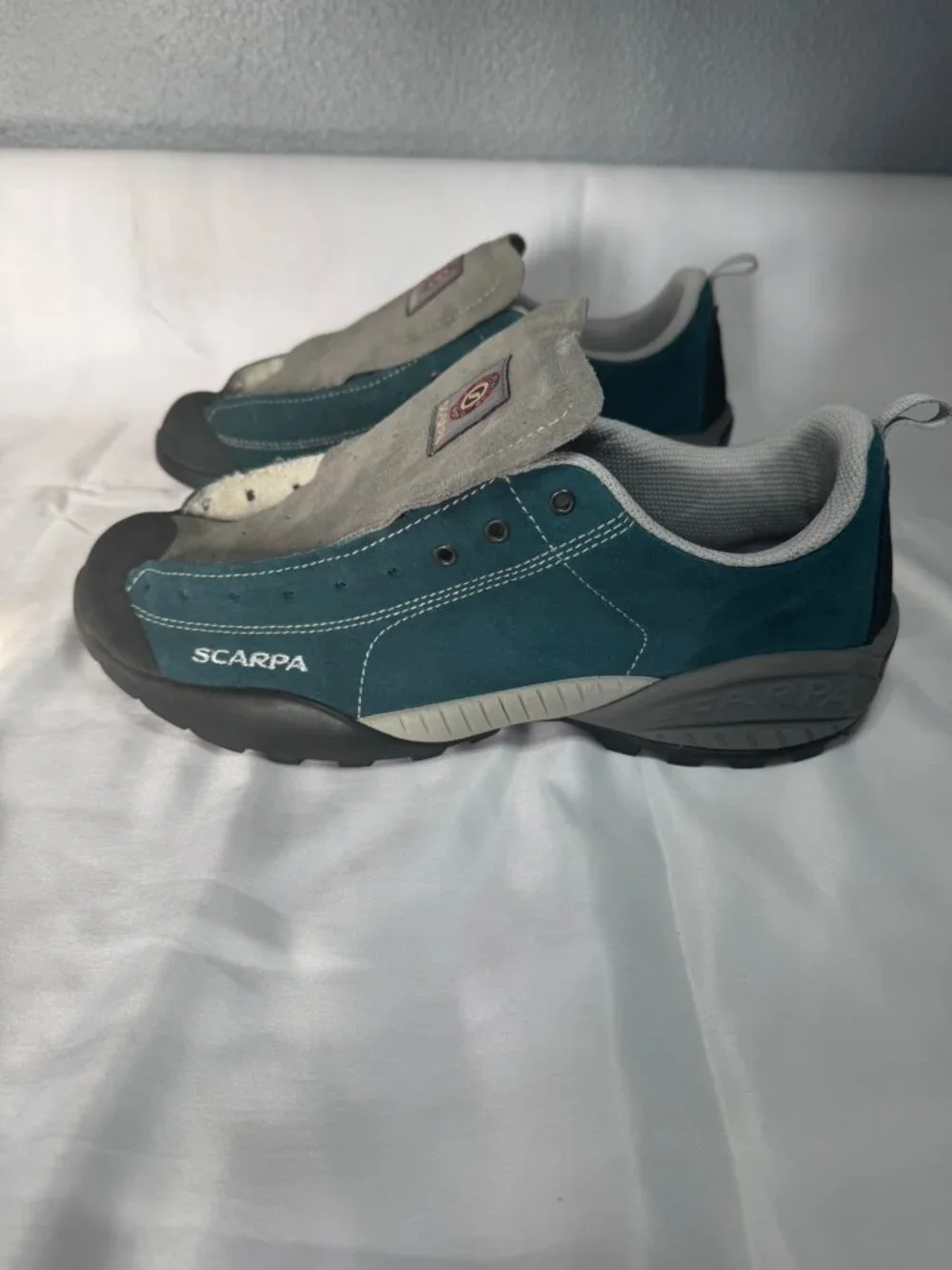 Scarpa Mojito Approach Shoes Men's US 9.5 EU 42.5 Vibram Suede Hiking